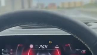 Con il suv da noleggiare a 250 km/h Il pericoloso spot con sfondo Librino