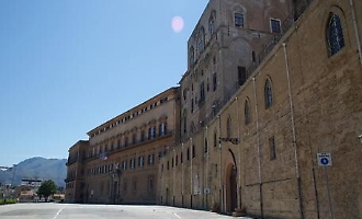 La Finanziaria torna in Aula tra le polemiche: "Trasferito il medico che ha denunciato il caso dei comandati"