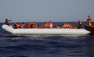 Lampedusa, nuovi sbarchi nella notte: 48 migranti soccorsi dalle Ong. Scattano subito i trasferimenti