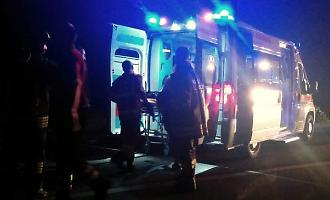 &ldquo;Mi dispiace, non volevo&rdquo;: una scusa, un pugno, il silenzio. Movida di Mazara sconvolta da un&rsquo;aggressione, un giovane &egrave; in fin di vita