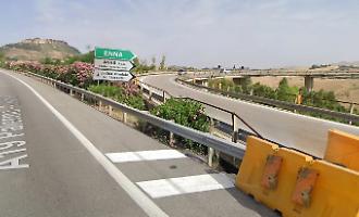 Traffico bloccato sull'autostrada Catania-Palermo per un incidente a Enna