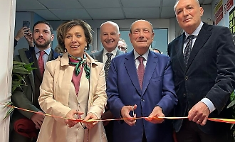 Assunti per stare in ospedale, finiti negli uffici regionali con stipendi a tre zeri. Ecco la lista dei &ldquo;comandati&rdquo; dai parenti noti