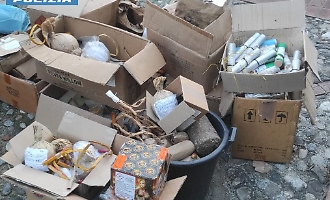 In un'abitazione a Messina un laboratorio clandestino di fuochi d'artificio: sequestrati 180 chili