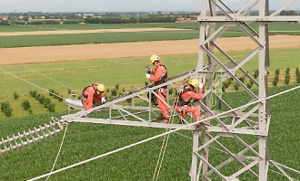 Terna, rete pi&ugrave; sicura e green: 800 milioni di opere entro fine 2025 e record di autorizzazioni