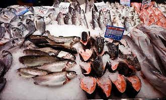 Natale all'insegna del caro-pesce, mazzancolle +22% in una settimana
