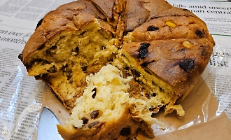 Panettone, festa e tragedia: la morte di un 47enne a Settimo Torinese riaccende l&rsquo;allarme soffocamento