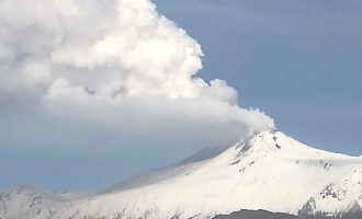 Allarme Etna: F1 per l'alto rischio di fontane di lava, chiusi gli accessi oltre i 2.500 metri