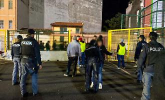 Serie C, tenta di entrare allo stadio con tre fumogeni nello zaino: Daspo per due anni a un tifoso bloccato per Catania-Cavese