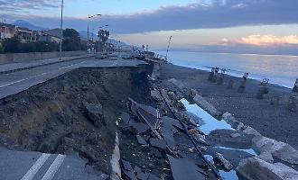 Ciclone Harry, la Regione taglia la burocrazia: &laquo;Basta un'autocertificazione per i ristori&raquo;