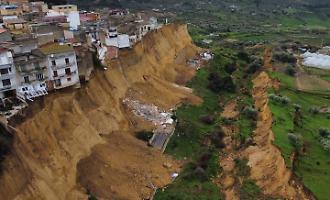 Frana di Niscemi, le rivelazioni di D'Urso: &laquo;Politici e burocrati distrussero un progetto da 180 miliardi di lire&raquo;