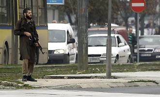 &ldquo;Safari umani&rdquo; a Sarajevo: chi sono gli italiani che si divertivano a sparare ai civili durante la guerra civile in Bosnia