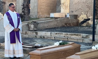 Pantelleria seppellisce i migranti restituiti dal mare. &laquo;Questa &egrave; terra di passaggi, &egrave; un atto di dignit&agrave; e rispetto&raquo;