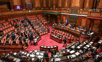 Una democrazia giunta al guado: il passaggio dal &ldquo;partitismo&rdquo; al &ldquo;leaderismo&rdquo; non &egrave; stato indolore