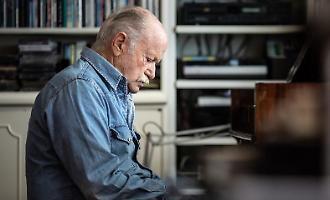 Gino Paoli, addio a chi ha raccontato in musica l&rsquo;amore, la malinconia e le sfumature della vita quotidiana