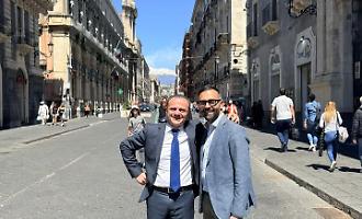 A Catania la &laquo;seduta spiritica&raquo; di Cateno De Luca: &laquo;A ottobre l'elezione del nuovo presidente regionale&raquo;