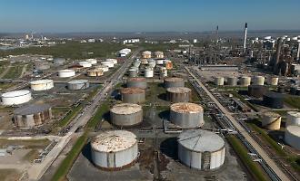 L'ombra della guerra sul petrolio: i piani USA per forzare il blocco dello Stretto di Hormuz