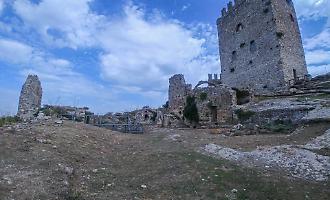 Castello di Cefal&agrave; Diana