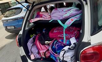 Quattordici bambini stipati in una Fiat 500L: scoperto a Palermo lo &laquo;scuolabus&raquo; abusivo