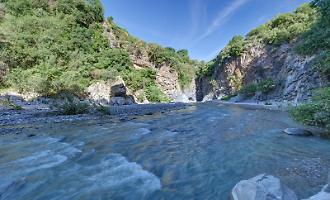 Scolpite dal fuoco, custodite dall'acqua: alla scoperta delle Gole dell'Alcantara