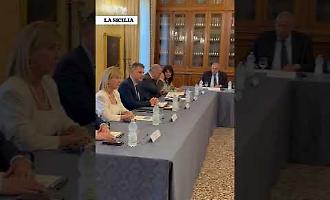 Il ministro Piantedosi in Prefettura a Palermo: "Bisogna tarare meglio l'azione contro la criminalit&agrave;" [VIDEO]