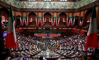 Elezioni anticipate s&igrave;, ma dopo aver salvato il vitalizio: i calcoli segreti dei parlamentari neoeletti