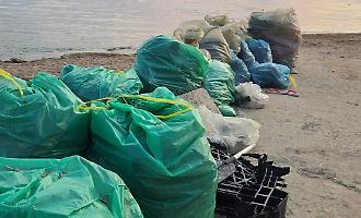 Scoglitti, Costa Fenicia ripulita dai cittadini volontari