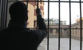 Rivolta nel carcere di Enna sedata dalla penitenziaria: allarme sovraffollamento e nuovi tumulti in Sicilia