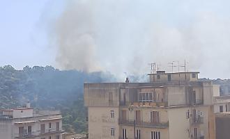 La citt&agrave; di Modica continua a bruciare, roghi senza tregua