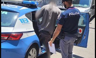 Follia al pronto soccorso a Catania: soccorso per un malore, si sveglia e picchia un poliziotto