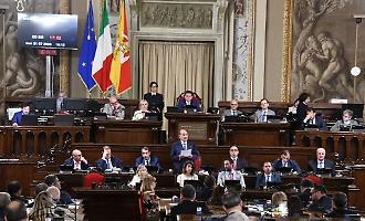 Orgoglio Schifani all'Ars: &laquo;Abbiamo sanato i conti&raquo;. Cracolici: &laquo;Il governo &egrave; gi&agrave; morto&raquo;