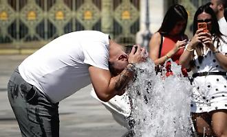 Il caldo non molla la presa: 27 citt&agrave; italiane, di cui due in Sicilia, pronte a far scattare il "rosso"