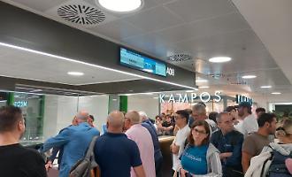 Odissea del volo Milano - Catania, bloccati a Linate 150 passeggeri (e una decina arriva da New York)