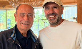 Simpatico siparietto tra Renato Schifani e Checco Zalone