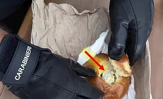 Brioches alla... "coca" per il paziente, arrestata 39enne