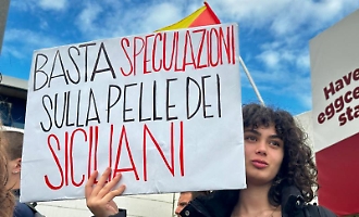 Da qui &laquo;Nun si parti&raquo; aumenti fino al 900% ed esplode la protesta sul caro voli