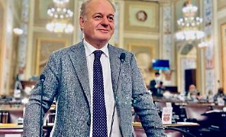 La "blocca assunzioni" piega la maggioranza: dal &laquo;non autocastriamoci&raquo; al voto favorevole, con l'intervento di Schifani