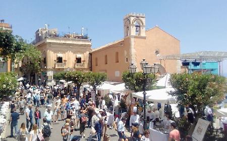 Taormina teme l'effetto guerra: &laquo;Stanno aumentando le disdette&raquo;