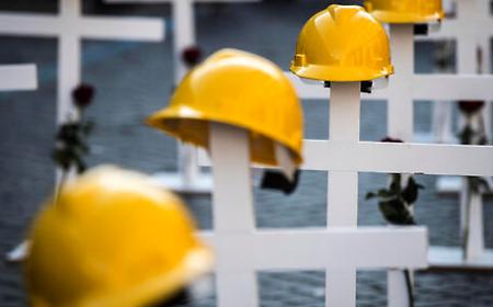 Lavoro, gli effetti irreparabili dell'indifferenza su quei morti