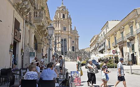 Dati, intelligenza artificiale e turismo: due tappe tra Ragusa e Modica