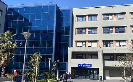 La "gola profonda" del Policlinico: il pm archivia e lui viene licenziato. La giudice: &laquo;Torni a lavoro, doveva essere protetto&raquo;