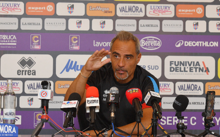 Il Catania in partenza per Altamura, Toscano: &laquo;Da adesso in poi serve una testa da dentro o fuori&raquo;