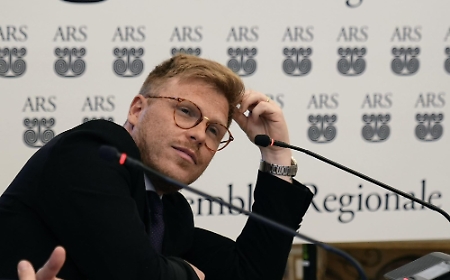 La Vardera: "Parenti dei politici comandati e imboscati nella sanit&agrave;" (con stipendi di 9000 euro al mese)