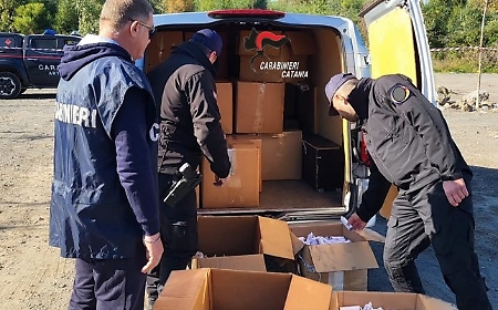 In un garage a San Giovanni Galermo pi&ugrave; di 700 chili di botti e petardi a rischio esplosione: scatta il sequestro