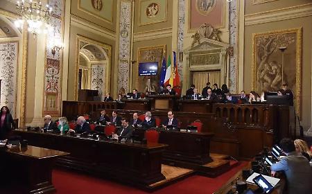 Manovra, il rebus Mpa: da un lato esulta, dall'altro fa mancare i voti