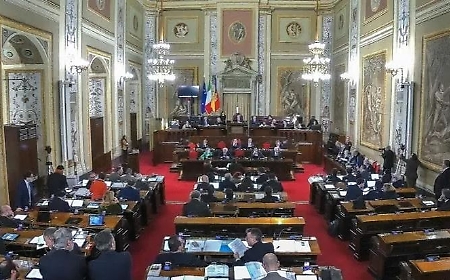 Finanziaria siciliana, via libera nella notte: manovra da 1,3 miliardi tra sviluppo, lavoro e uno scontro politico senza precedenti Il rebus L'approvazione