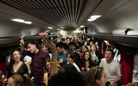 Sicilia Express: &laquo;Un viaggio della speranza, ma in compagnia&raquo;, il treno che avvicina l'Isola all'Italia