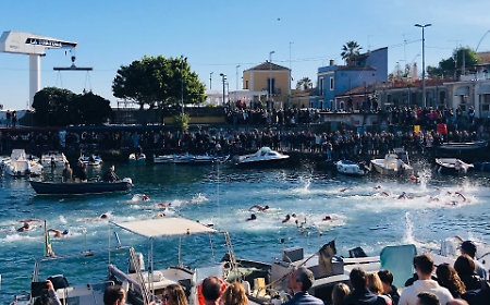 Il 31 dicembre a Catania la San Silvestro a mare, il tradizionale appuntamento di fine anno con la gara nelle acque del porticciolo di Ognina