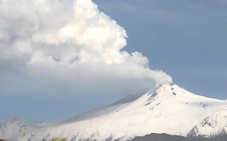 Allarme Etna: F1 per l'alto rischio di fontane di lava, chiusi gli accessi oltre i 2.500 metri