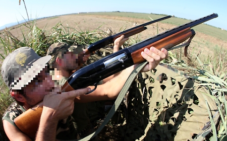 Catania, litiga col cacciatore che gli spara: altro che funghi, &laquo;va risarcito&raquo;