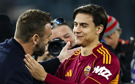 La Roma batte il Genoa. Cori e applausi per De Rossi